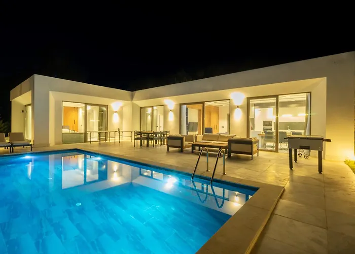 Saturn 4 - Planet Luxury Villa *