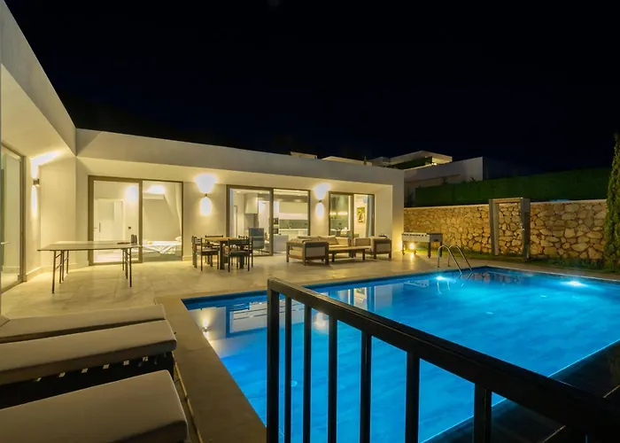 Saturn 4 - Planet Luxury Villa *